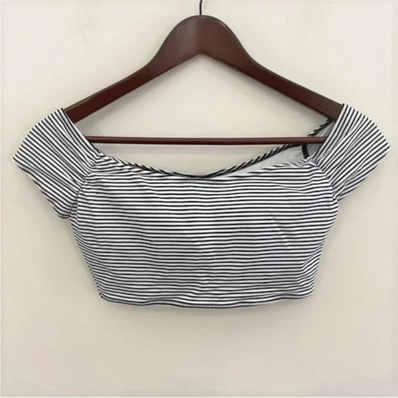 VICTORIA SECRET CAP SLEEVE OFF THE SHOULDER B&W STRIPE CROP BIKINI TOP XSMALL - Picture 7 of 13